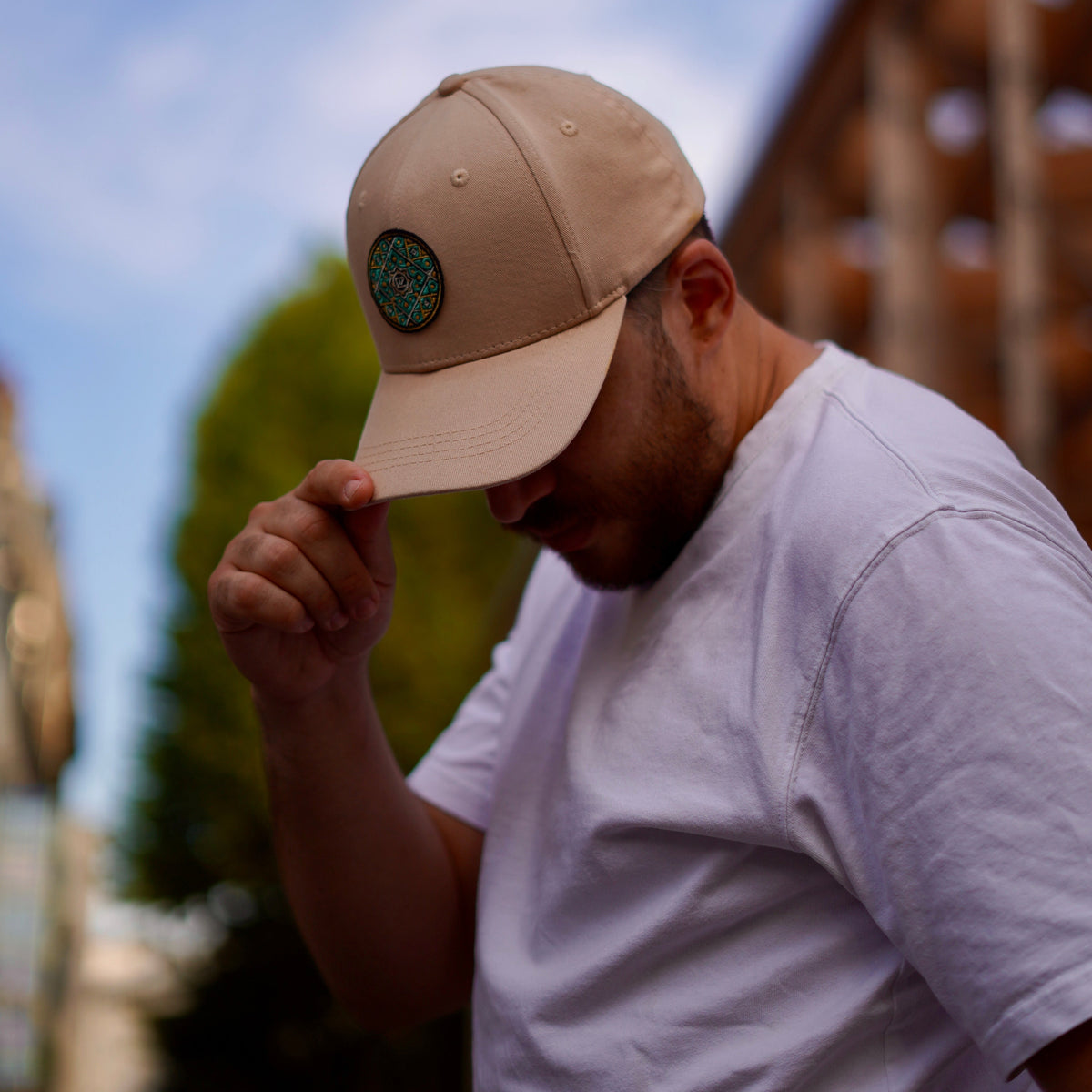 Homme portant casquette Heritage